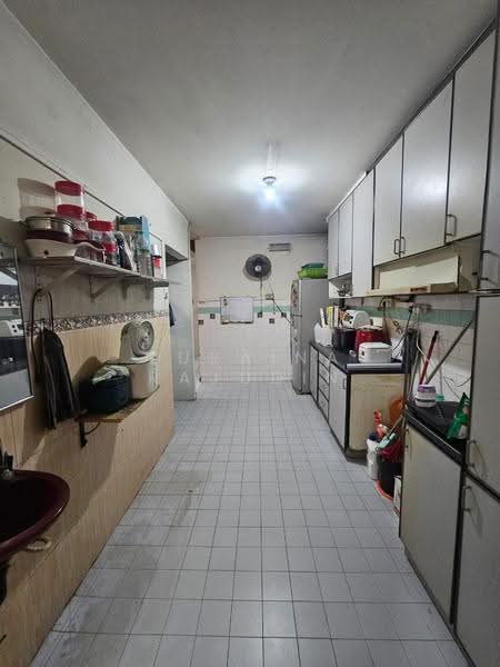 Rumah Teres 2-Tingkat untuk Dijual di Seksyen 24 (Shah Alam) - Zuraina Rajudin - Kitchen - PropertyGuru.com.my