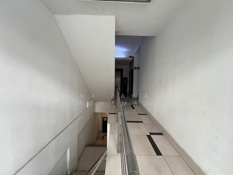 Office for Rent in Cyberjaya (Selangor) - Muna Zawani Muhamad - Corridor - PropertyGuru.com.my