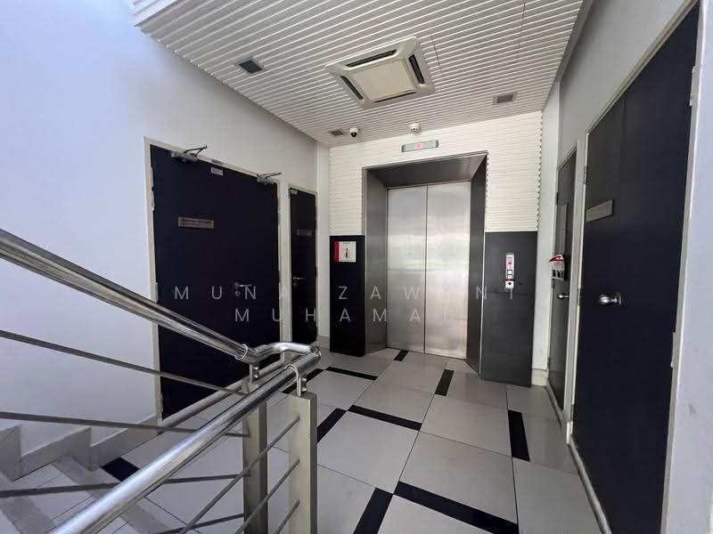 Office for Rent in Cyberjaya (Selangor) - Muna Zawani Muhamad - Corridor - PropertyGuru.com.my