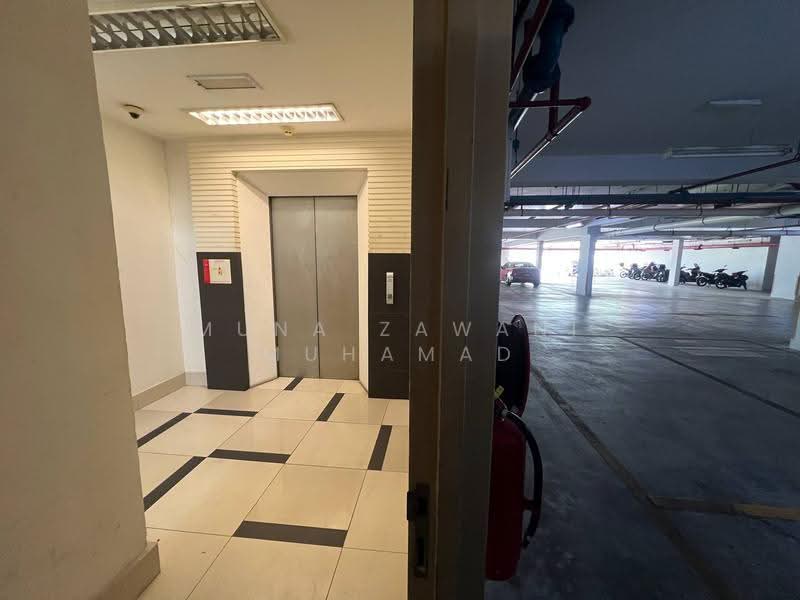 Office for Rent in Cyberjaya (Selangor) - Muna Zawani Muhamad - Corridor - PropertyGuru.com.my