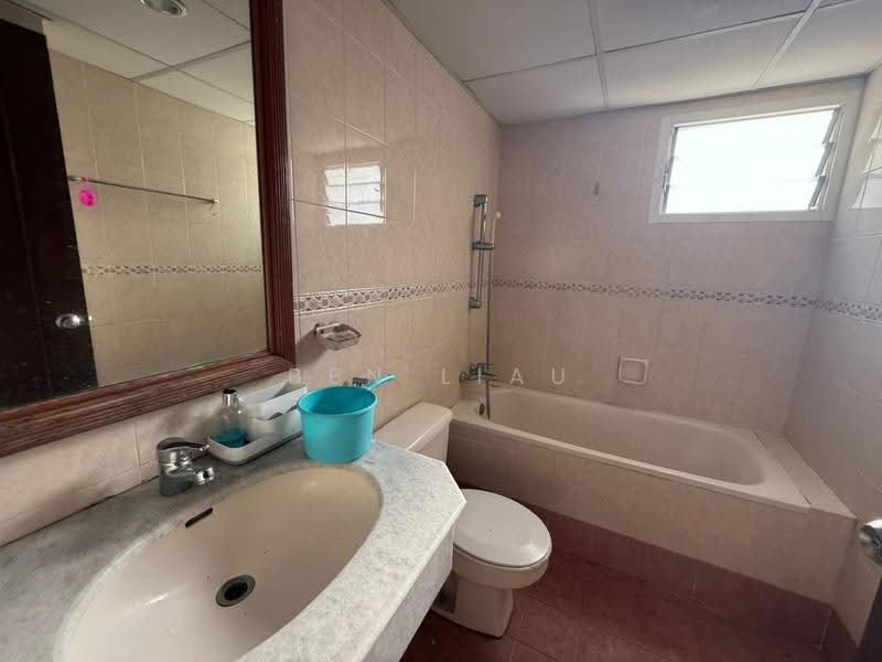 Condominium for Rent at Gurney Park Condominium - Ben Liau - Bathroom - PropertyGuru.com.my