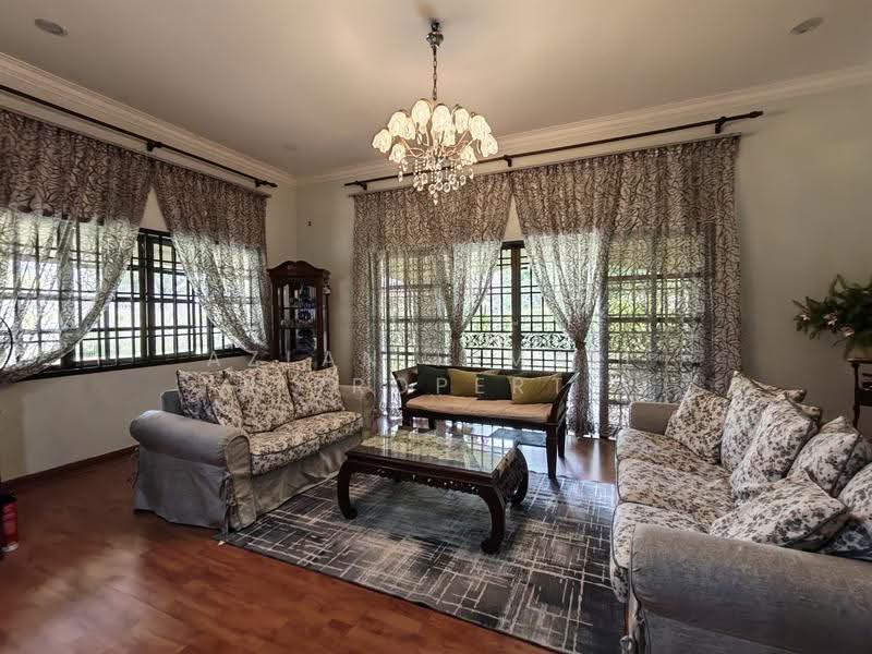 Rumah Banglo untuk Dijual di Bandar Putra Kulai (Kulai) - Azlan Ismail aiproperty - Living Room - PropertyGuru.com.my