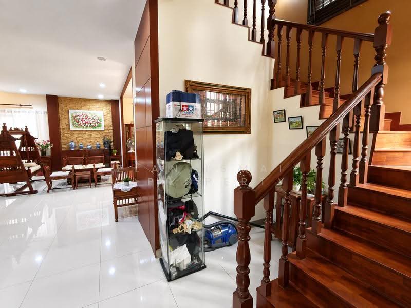 Rumah Banglo untuk Dijual di Bandar Putra Kulai (Kulai) - Azlan Ismail aiproperty - Living Room - PropertyGuru.com.my