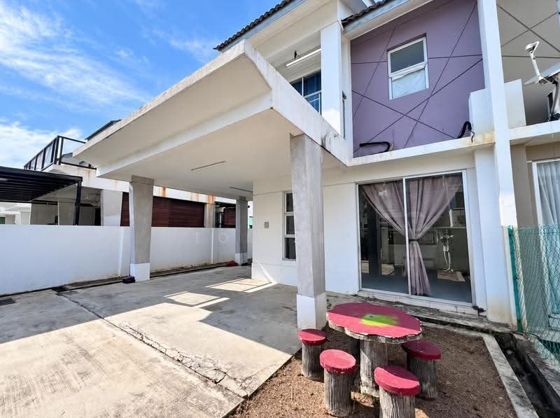 Rumah Berkembar untuk Dijual di Shah Alam (Selangor) - Tom Yip - Exterior - PropertyGuru.com.my
