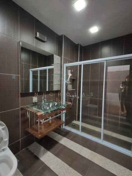Semi-Detached House for Sale in Taman Pelangi (Johor Bahru) - Nicholas Tey - Bathroom - PropertyGuru.com.my