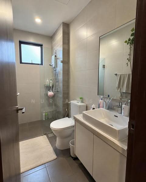 Rumah Teres 2-Tingkat untuk Disewa di Setia Safiro (Cyberjaya) - Nur Alisya - Bathroom - PropertyGuru.com.my