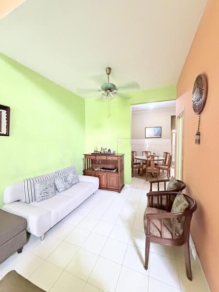 1.5-storey Terraced House for Sale in Taman Setia Indah (Tebrau) - Iden Tan - Living Room - PropertyGuru.com.my