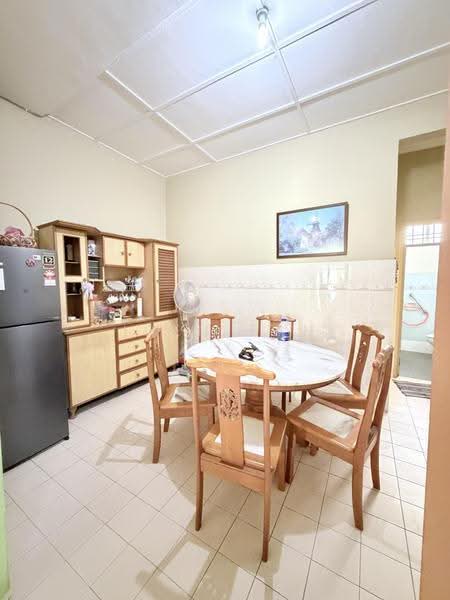 1.5-storey Terraced House for Sale in Taman Setia Indah (Tebrau) - Iden Tan - Dining Room - PropertyGuru.com.my