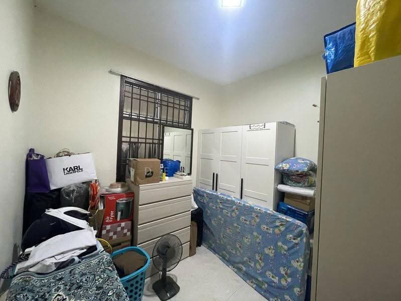 Rumah Teres 1-Tingkat untuk Dijual di Taman Setia Indah (Tebrau) - Iden Tan - Bedroom - PropertyGuru.com.my