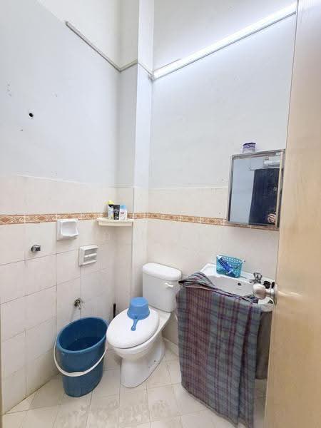 Rumah Teres 1-Tingkat untuk Dijual di Taman Setia Indah (Tebrau) - Iden Tan - Bathroom - PropertyGuru.com.my