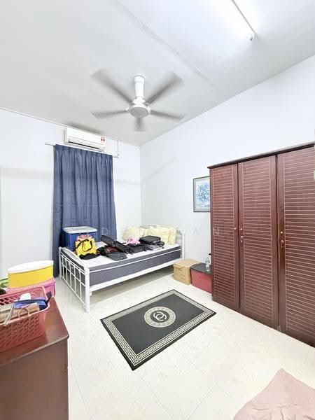 Rumah Teres 1-Tingkat untuk Dijual di Taman Setia Indah (Tebrau) - Iden Tan - Bedroom - PropertyGuru.com.my