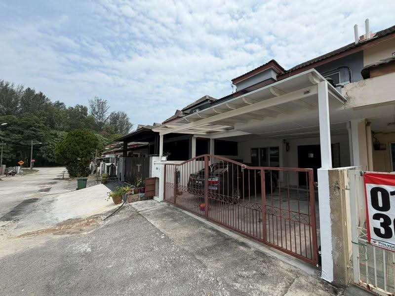 Rumah Teres untuk Dijual di Bandar Country Homes (Rawang) - Tom Yip - Exterior - PropertyGuru.com.my