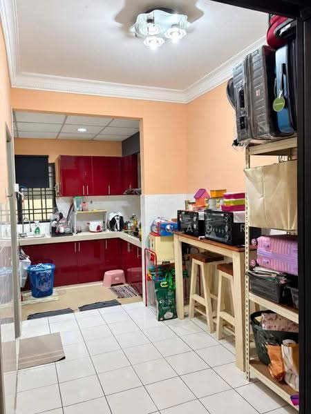 Rumah Teres 2-Tingkat untuk Dijual di Damansara Damai (Selangor) - Abdul Qadir - Kitchen - PropertyGuru.com.my