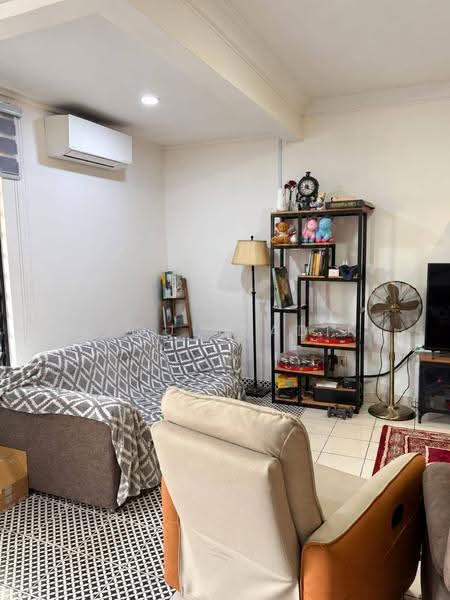 Rumah Teres 2-Tingkat untuk Dijual di Damansara Damai (Selangor) - Abdul Qadir - Living Room - PropertyGuru.com.my