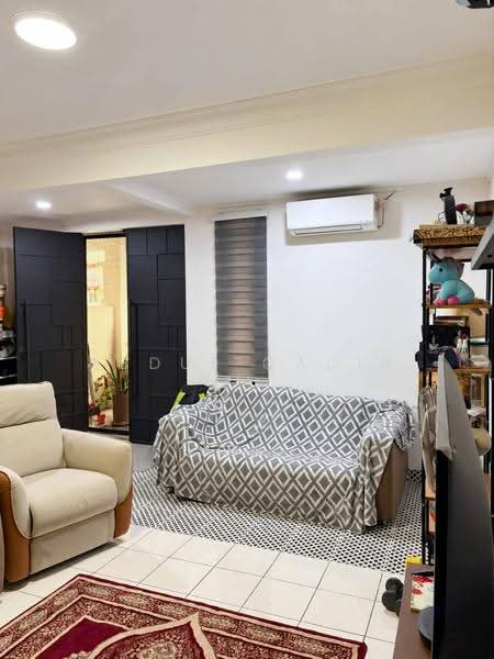 Rumah Teres 2-Tingkat untuk Dijual di Damansara Damai (Selangor) - Abdul Qadir - Living Room - PropertyGuru.com.my
