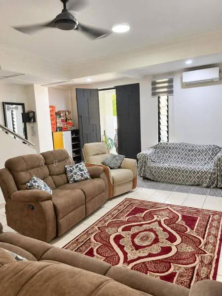 Rumah Teres 2-Tingkat untuk Dijual di Damansara Damai (Selangor) - Abdul Qadir - Living Room - PropertyGuru.com.my