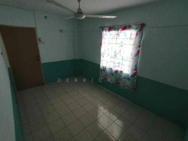 Rumah Flat untuk Disewa di Desa Putra - Derrick . - PropertyGuru.com.my