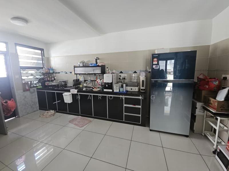 2-storey Terraced House for Sale in Bandar Dato Onn (Tebrau) - Sharon Ng - Kitchen - PropertyGuru.com.my