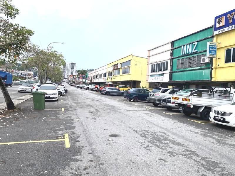 Shop for Rent in Pusat Perdagangan Seri Kembangan (Seri Kembangan) - Brandon Yee - Exterior - PropertyGuru.com.my