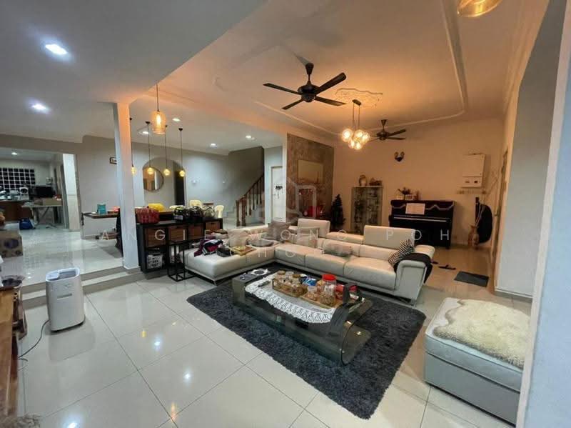 Rumah Teres 2-Tingkat untuk Dijual di Taman Maluri (Cheras) - Angie Wong - Living Room - PropertyGuru.com.my