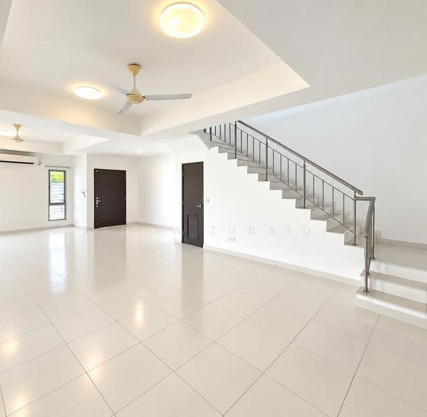 Terraced House for Sale in Denai Alam (Shah Alam) - Zalina Zubaidi - Living Room - PropertyGuru.com.my