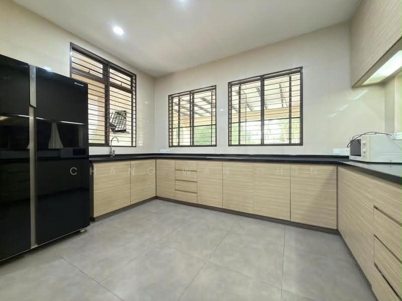 Rumah Banglo untuk Disewa di Bukit Kesenangan (Johor Bahru) - Chang Wan Chin - Kitchen - PropertyGuru.com.my