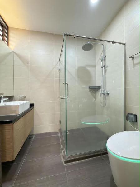Rumah Banglo untuk Disewa di Bukit Kesenangan (Johor Bahru) - Chang Wan Chin - Bathroom - PropertyGuru.com.my