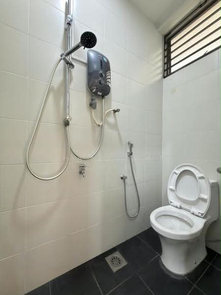 Rumah Banglo untuk Disewa di Bukit Kesenangan (Johor Bahru) - Chang Wan Chin - Bathroom - PropertyGuru.com.my