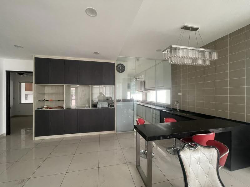 Rumah Berkembar untuk Dijual di Kinrara Residence (Puchong) - Francis Soh - Kitchen - PropertyGuru.com.my