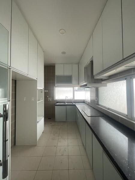 Rumah Berkembar untuk Dijual di Kinrara Residence (Puchong) - Francis Soh - Kitchen - PropertyGuru.com.my