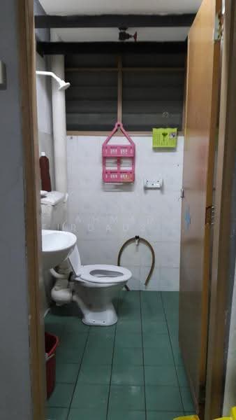 Apartment for Sale at Pangsapuri Daisy - Ahmad Firdaus Mahmod - Bathroom - PropertyGuru.com.my