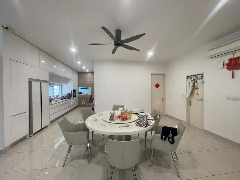 Rumah Berkembar untuk Dijual di Kinrara Residence (Puchong) - Francis Soh - Dining Room - PropertyGuru.com.my