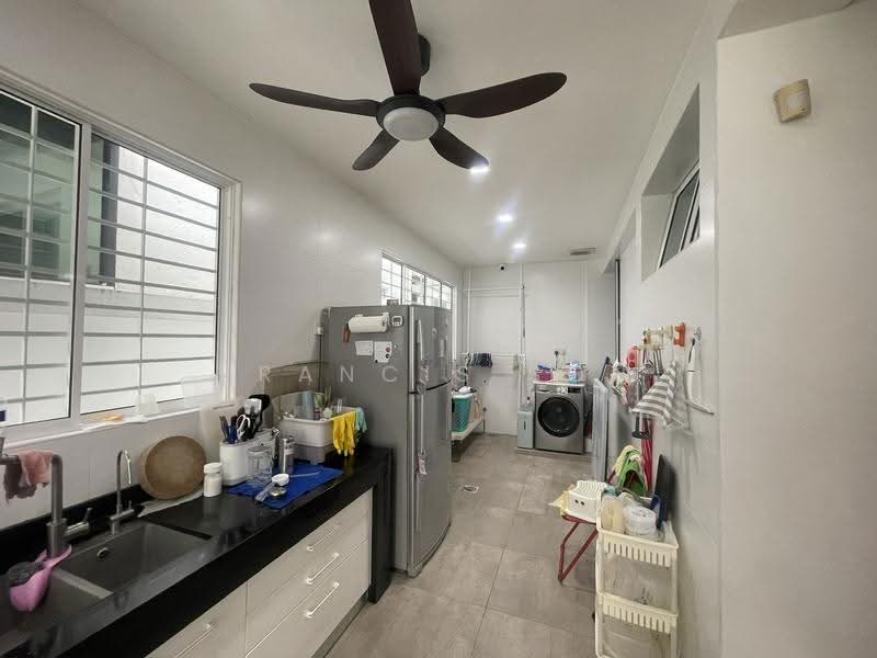 Rumah Berkembar untuk Dijual di Kinrara Residence (Puchong) - Francis Soh - Kitchen - PropertyGuru.com.my
