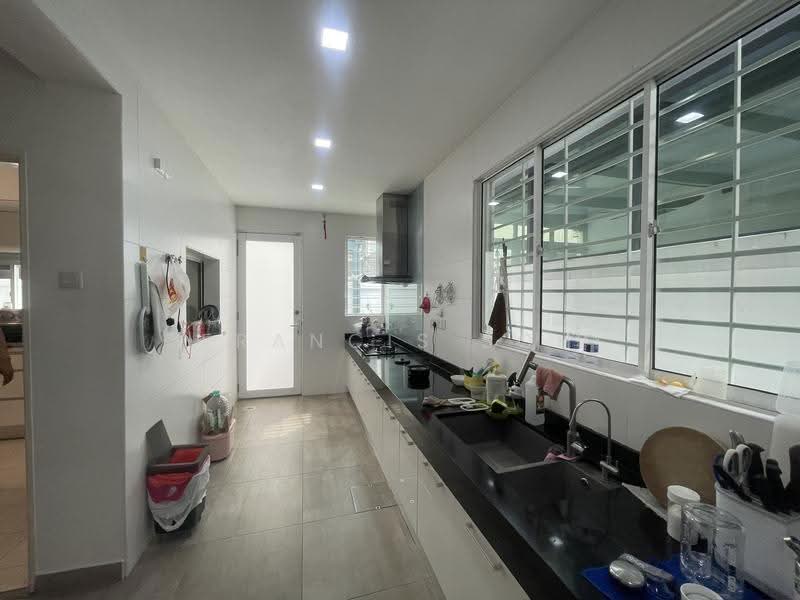 Rumah Berkembar untuk Dijual di Kinrara Residence (Puchong) - Francis Soh - Kitchen - PropertyGuru.com.my