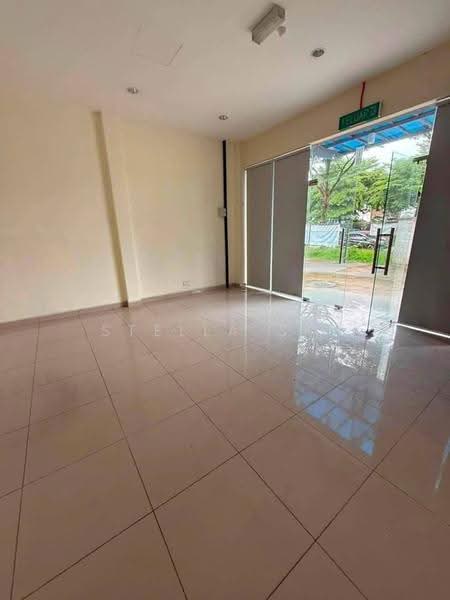 Detached Factory for Rent in Indahpura Industrial Park (Kulai) - Stella Sit - Entrance - PropertyGuru.com.my