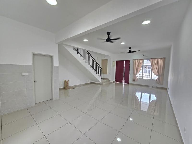 Rumah Teres 2-Tingkat untuk Disewa di Bandar Rimbayu (Telok Panglima Garang) - Leon Goh - Living Room - PropertyGuru.com.my