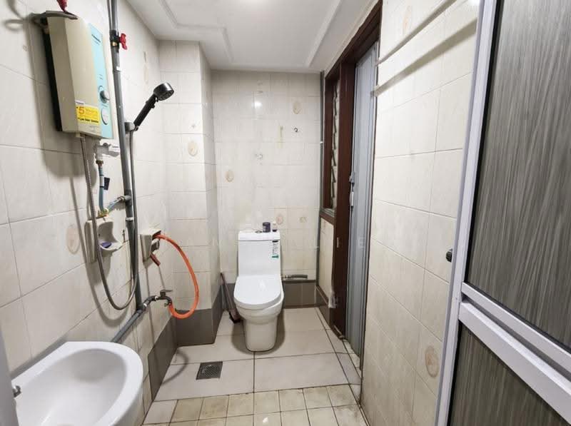 Condominium for Sale at Petaling Indah Condominiums - Mandy Liew - Bathroom - PropertyGuru.com.my