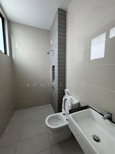 Semi-Detached House for Sale in Semenyih (Selangor) - Kent Fong - Bathroom - PropertyGuru.com.my