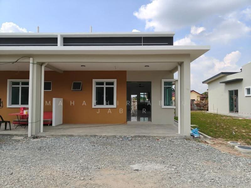 Rumah Berkembar untuk Dijual di Telok Panglima Garang (Selangor) - Mahathir Abdul Jabar - Exterior - PropertyGuru.com.my