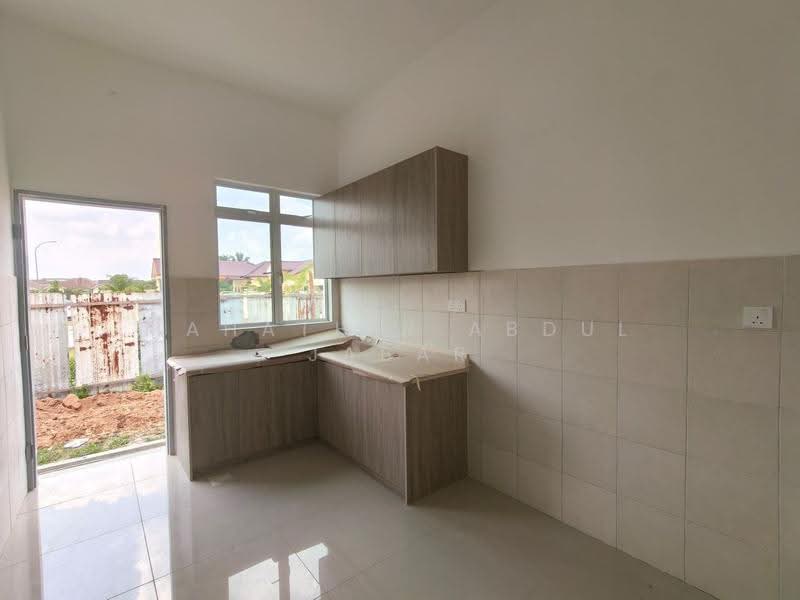 Rumah Berkembar untuk Dijual di Telok Panglima Garang (Selangor) - Mahathir Abdul Jabar - Kitchen - PropertyGuru.com.my
