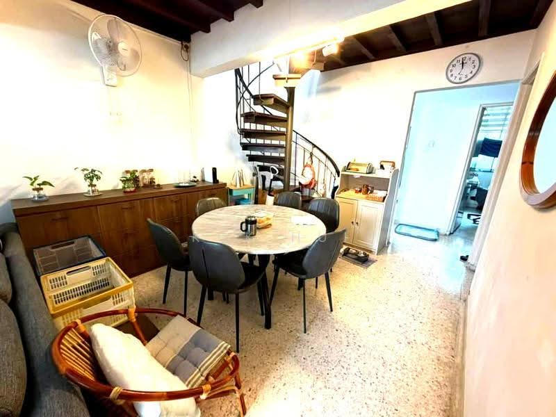 Rumah Teres 1.5-Tingkat untuk Dijual di Taman Molek (Johor Bahru) - Kok Hui - Dining Room - PropertyGuru.com.my