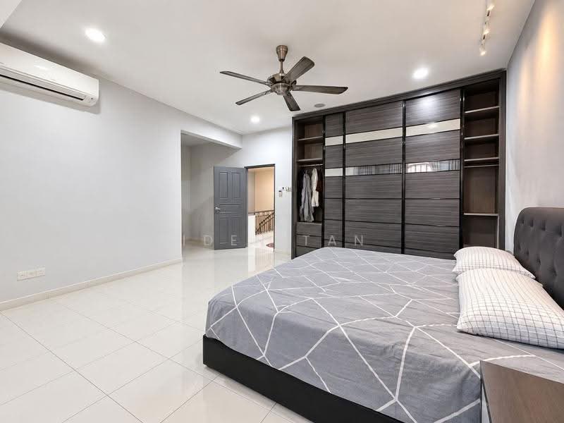 2-storey Terraced House for Sale in Taman Sri Putra (Tampoi) - Iden Tan - Bedroom - PropertyGuru.com.my