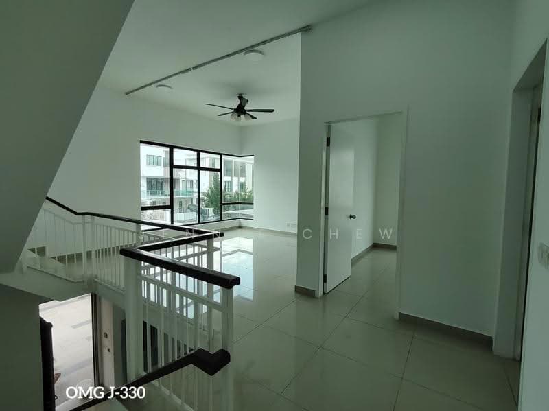 Semi-Detached House for Sale in Setia Utama (Setia Alam) - Jennie Chew - Living Room - PropertyGuru.com.my