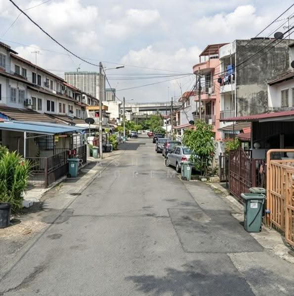 Rumah Teres untuk Dijual di Desa Setapak (Wangsa Maju) - Rashidah Juremi - Exterior - PropertyGuru.com.my