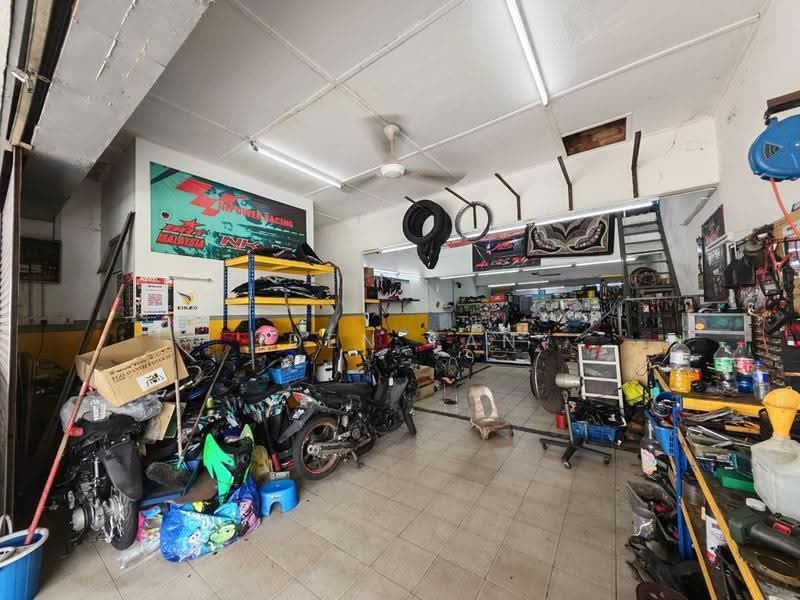 Kedai untuk Dijual di Taman Universiti (Skudai) - Iden Tan - Interior - PropertyGuru.com.my