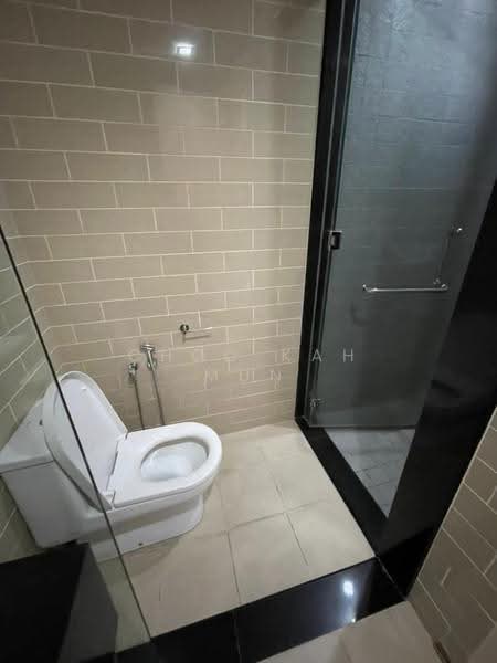 Condominium for Rent at 6 CapSquare - Choo Kah Mun - Bathroom - PropertyGuru.com.my