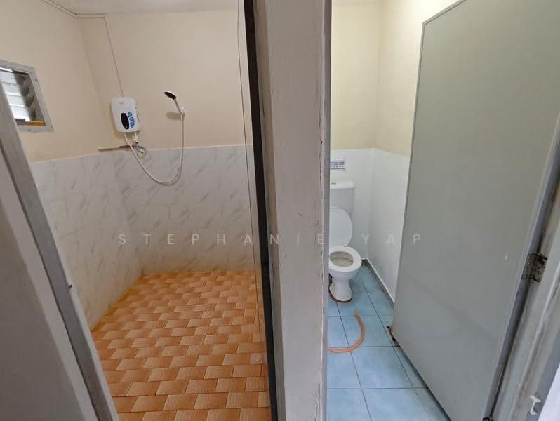 Terraced House for Rent in Taman Abad (Johor Bahru) - Stephanie Yap - Bathroom - PropertyGuru.com.my