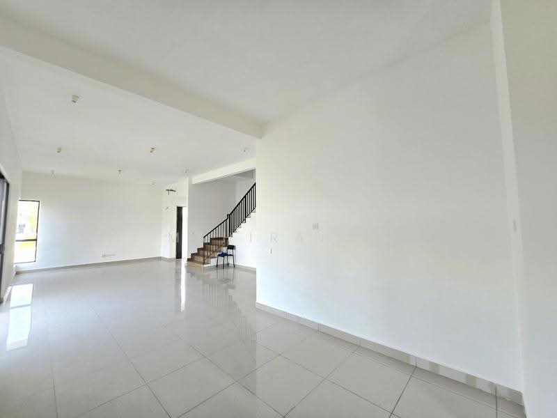 Rumah Berkembar untuk Dijual di Cyber 10 (Cyberjaya) - Mahirah . - Living Room - PropertyGuru.com.my