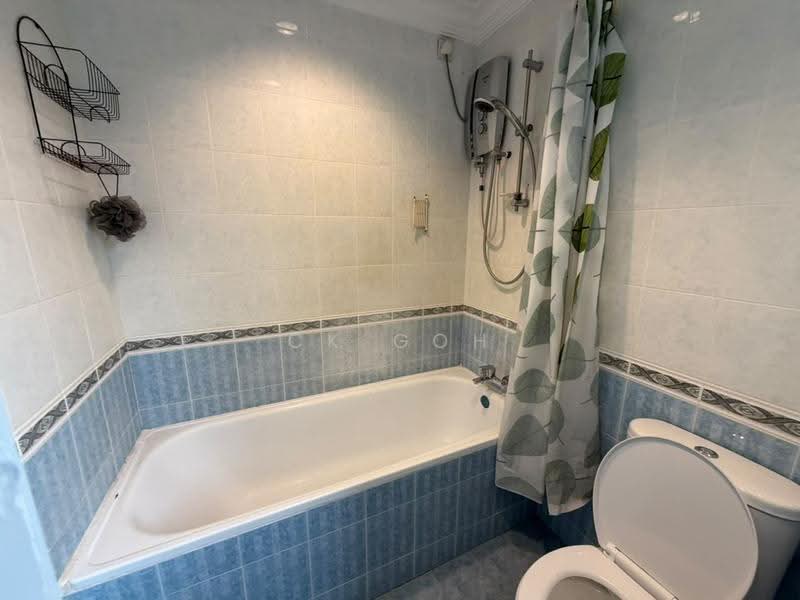 Kondominium untuk Disewa di The Reef Condominium - CK Goh - Bathroom - PropertyGuru.com.my