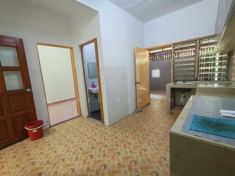 2-storey Terraced House for Sale in Taman Pandan Jaya (Ampang) - Maznee Realtor - Kitchen - PropertyGuru.com.my